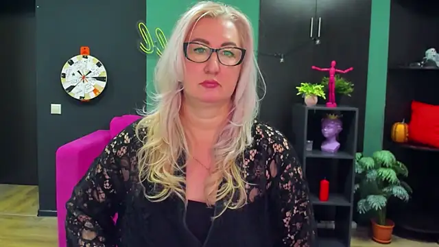 ChristyBrooks online show from 02/25/25, 04:21