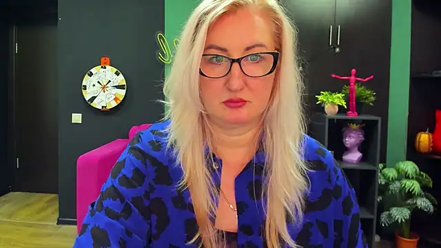 ChristyBrooks online show from 03/03/25, 03:20