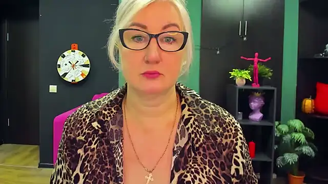 ChristyBrooks online show from 03/06/25, 01:14