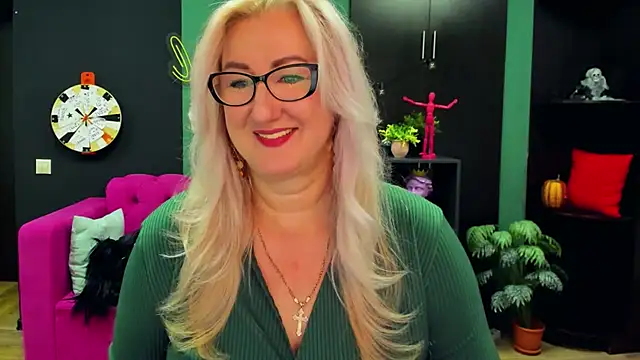 ChristyBrooks online show from 03/10/25, 03:09