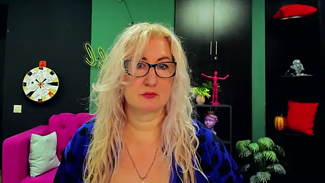 ChristyBrooks online show from 03/11/25, 01:23