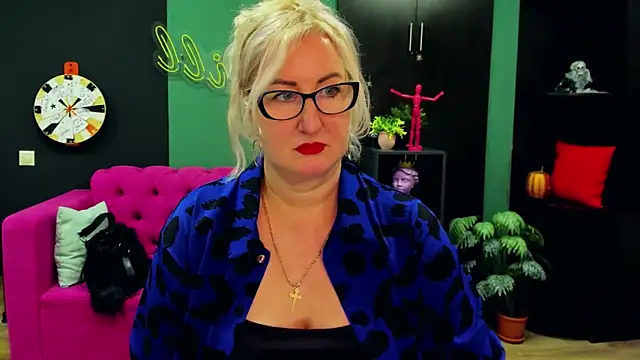 ChristyBrooks online show from 03/11/25, 07:36