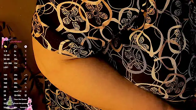 Snapshot of SexxyDreams1 chatting on 12/24/24, 01:27 SexxyDreams1 online show from 12/24/24, 01:27