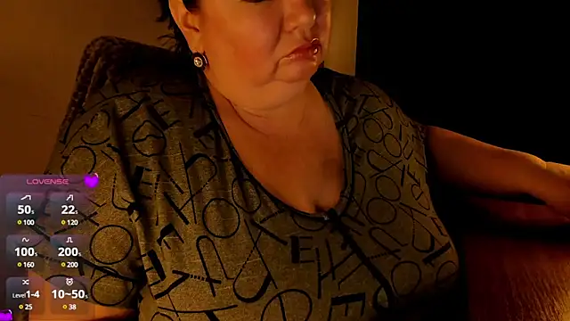 Snapshot of SexxyDreams1 chatting on 02/02/25, 01:45 SexxyDreams1 online show from 02/02/25, 01:45