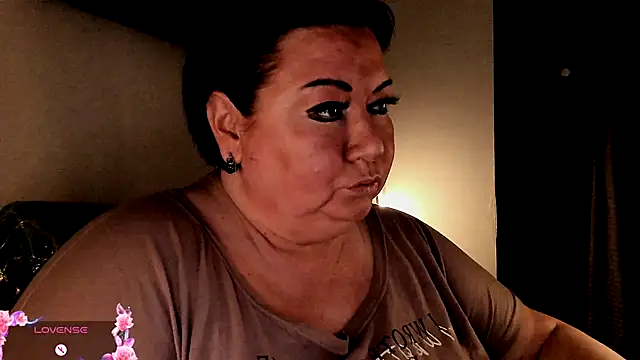 Snapshot of SexxyDreams1 chatting on 09/14/25, 05:28 SexxyDreams1 online show from 09/14/25, 05:28