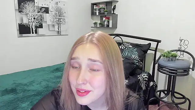 LinaTruly online show from 01/17/25, 09:17