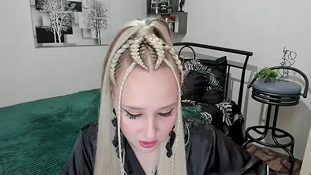 LinaTruly online show from 02/21/25, 09:11