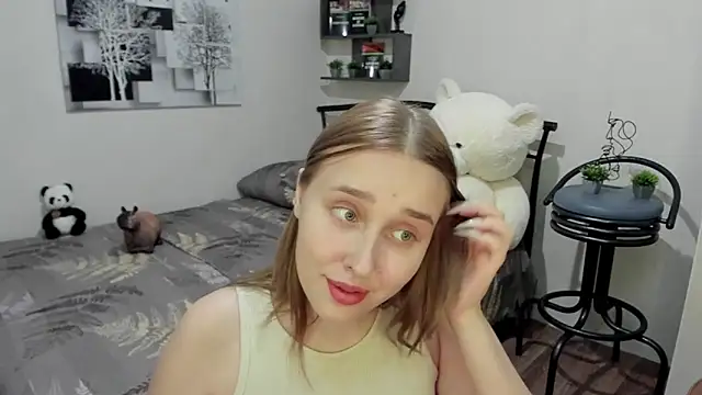 LinaTruly online show from 03/19/25, 12:04