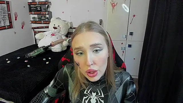 LinaTruly online show from 10/29/25, 09:38