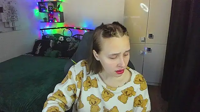 LinaTruly online show from 02/16/26, 09:44