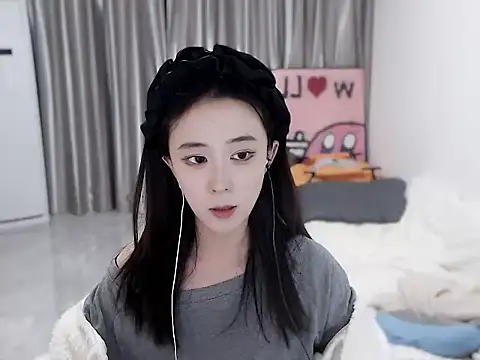 LOLO-yaya online show from 12/13/24, 01:12