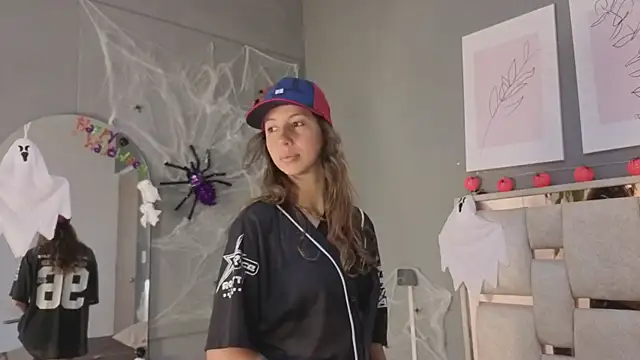 jolie lov online show from 10/16/25, 01:01