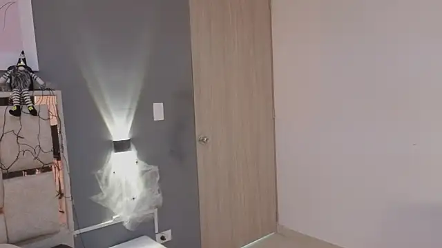 jolie lov online show from 10/20/25, 01:11