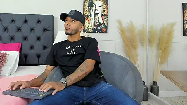 Robin Rief online show from 03/09/25, 03:22