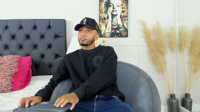 Snapshot of Robin_Rief chatting on 03/15/25, 03:29 Robin Rief online show from 03/15/25, 03:29