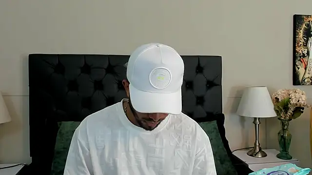 Snapshot of Robin_Rief chatting on 09/14/25, 03:16 Robin Rief online show from 09/14/25, 03:16