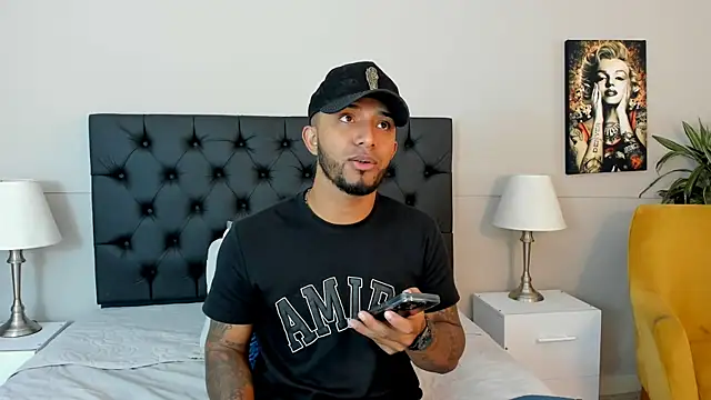 Snapshot of Robin_Rief chatting on 10/08/25, 03:37 Robin Rief online show from 10/08/25, 03:37