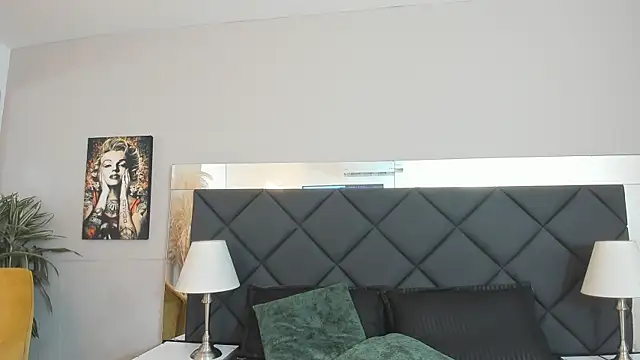 Robin Rief online show from 11/11/25, 03:50