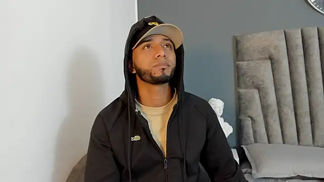 Robin Rief online show from 12/14/25, 03:34