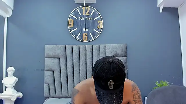 Robin Rief online show from 04/08/26, 07:36