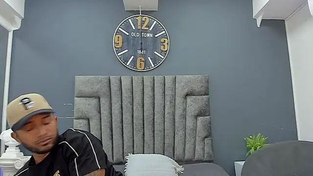 Robin Rief online show from 04/23/26, 07:49