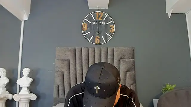 Robin Rief online show from 06/06/26, 07:29