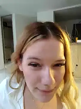 Snapshot of NicoleCut chatting on 02/21/25, 02:06 NicoleCut online show from 02/21/25, 02:06