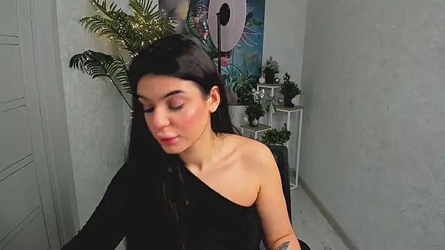 AlluringAriel online show from 12/18/25, 07:31