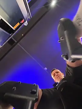 adam-rivera online show from 04/17/26, 07:06