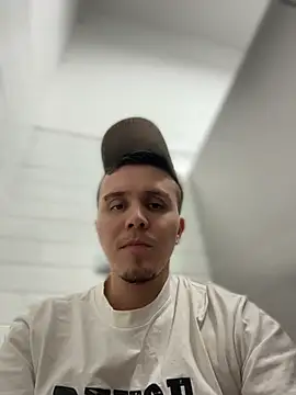 adam-rivera online show from 04/21/26, 01:42