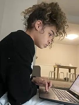 1prettygem online show from 01/15/25, 05:15