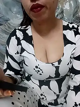 Snapshot of Haniya-143 chatting on 04/30/26, 10:25 Haniya-143 online show from 04/30/26, 10:25