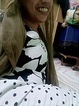 Snapshot of Haniya-143 chatting on 05/23/26, 01:48 Haniya-143 online show from 05/23/26, 01:48