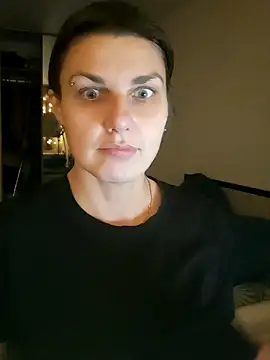 Snapshot of Magic__smile chatting on 12/19/24, 04:57 Magic smile online show from 12/19/24, 04:57