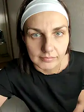 Snapshot of Magic__smile chatting on 12/20/24, 05:29 Magic smile online show from 12/20/24, 05:29