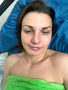 Snapshot of Magic__smile chatting on 11/14/25, 05:50 Magic smile online show from 11/14/25, 05:50