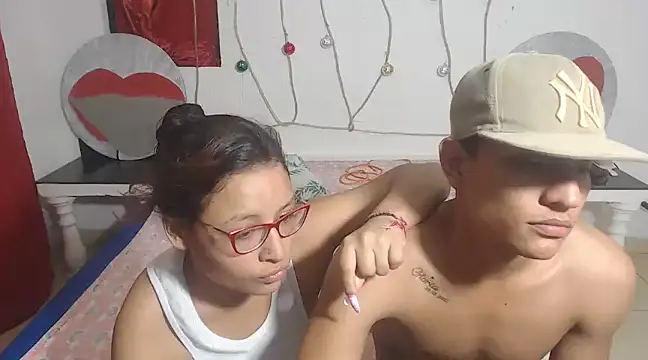 Snapshot of PartySexting chatting on 12/24/24, 09:06 PartySexting online show from 12/24/24, 09:06