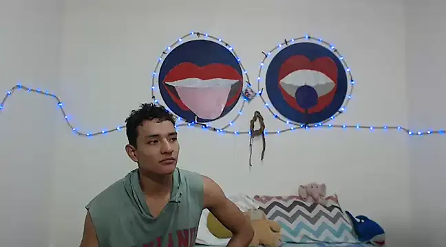 Snapshot of PartySexting chatting on 02/13/25, 02:23 PartySexting online show from 02/13/25, 02:23