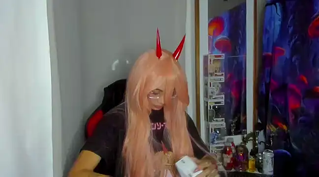 Snapshot of _sakae_ chatting on 12/19/24, 10:10 sakae online show from 12/19/24, 10:10