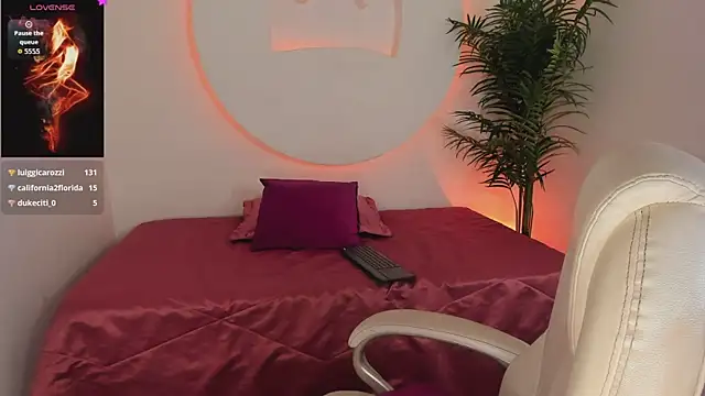 Ariana Pierce online show from 12/13/25, 07:53