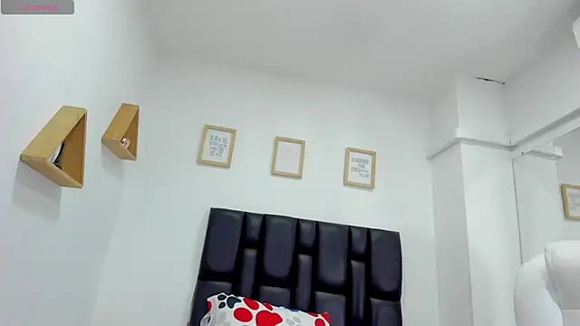 Snapshot of miaa-sofiaa chatting on 01/16/25, 03:56 miaa-sofiaa online show from 01/16/25, 03:56