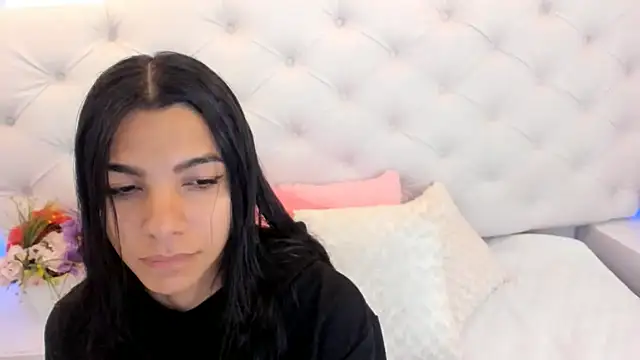 anchela-garcia1 online show from 02/19/25, 12:11