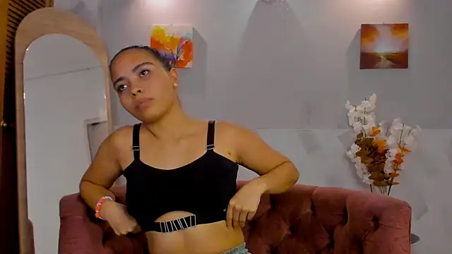 Snapshot of La_Maez chatting on 12/11/24, 04:28 La Maez online show from 12/11/24, 04:28