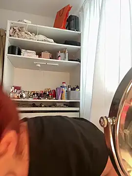 Engel mia online show from 09/27/25, 11:04