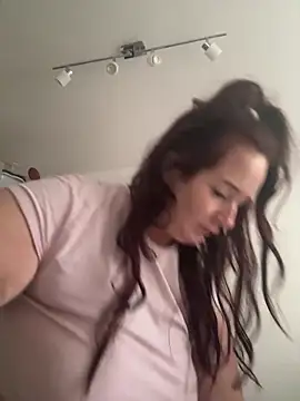 Engel mia online show from 11/30/25, 11:03