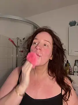 Engel mia online show from 03/19/26, 10:41