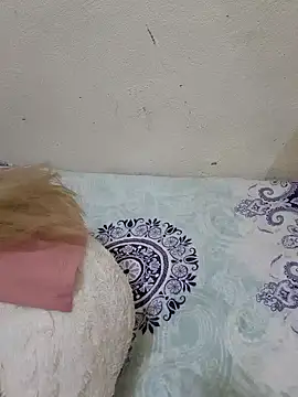 Snapshot of Linda-53 chatting on 02/01/25, 11:06 Linda-53 online show from 02/01/25, 11:06