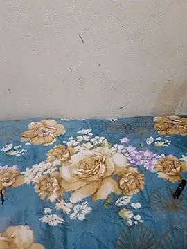 Snapshot of Linda-53 chatting on 02/12/25, 10:26 Linda-53 online show from 02/12/25, 10:26