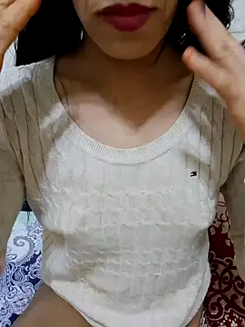 Snapshot of Linda-53 chatting on 03/07/25, 01:20 Linda-53 online show from 03/07/25, 01:20