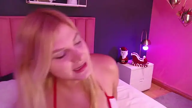 Snapshot of CrystalWoods94 chatting on 12/15/25, 01:48 CrystalWoods94 online show from 12/15/25, 01:48